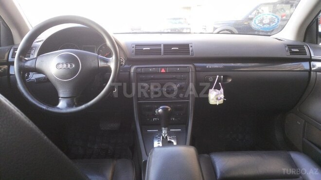 Audi A4 2003, 318,000 km - 1.8 l - Bakı
