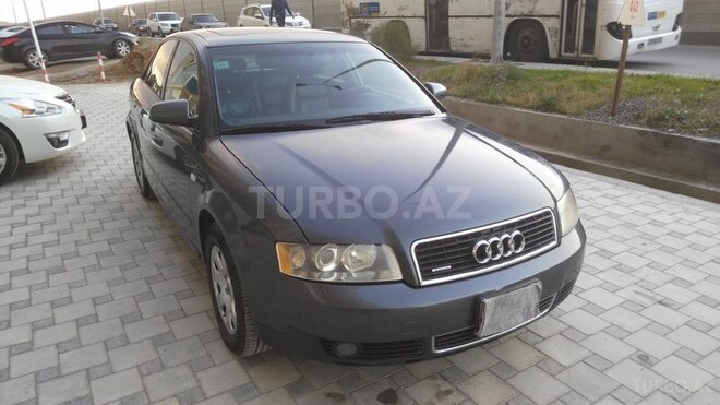 Audi A4 2003, 318,000 km - 1.8 l - Bakı