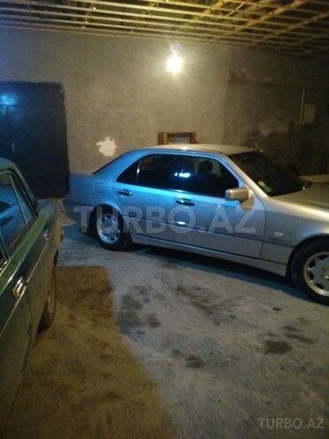 Mercedes C 200 1999, 260,000 km - 2.0 л - Göyçay