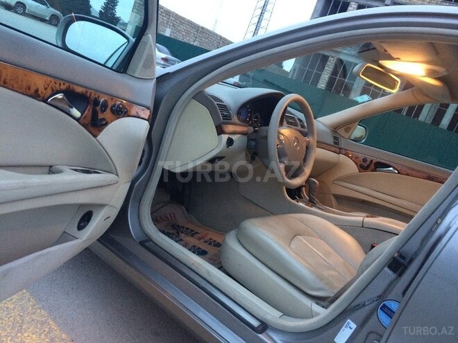 Mercedes E 320 2003, 218,000 km - 3.2 l - Sumqayıt