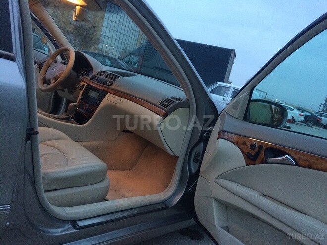 Mercedes E 320 2003, 218,000 km - 3.2 l - Sumqayıt