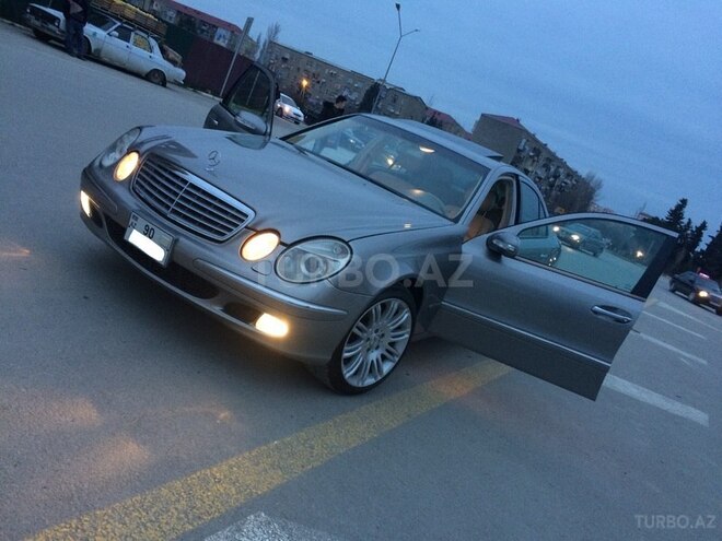Mercedes E 320 2003, 218,000 km - 3.2 l - Sumqayıt