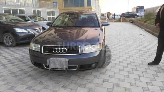 Audi A4 2003, 318,000 km - 1.8 l - Bakı