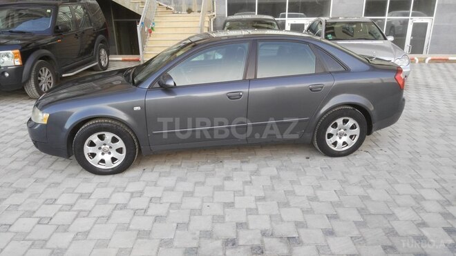 Audi A4 2003, 318,000 km - 1.8 l - Bakı