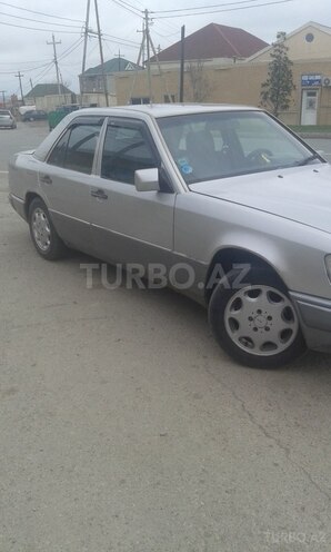 Mercedes E 220 1993, 248,630 km - 2.2 l - Bakı