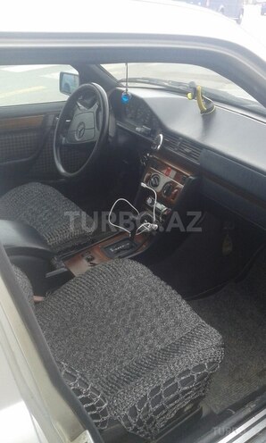 Mercedes E 220 1993, 248,630 km - 2.2 l - Bakı