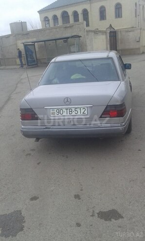 Mercedes E 220 1993, 248,630 km - 2.2 l - Bakı