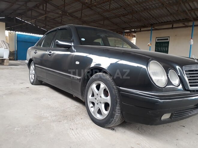 Mercedes E 320 1997, 271,245 km - 3.2 l - Beyləqan