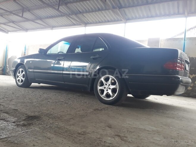 Mercedes E 320 1997, 271,245 km - 3.2 l - Beyləqan