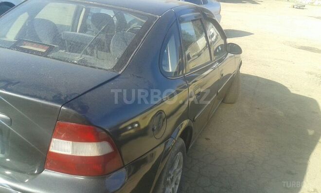 Opel Vectra 1996, 233,000 km - 1.6 л - Gəncə
