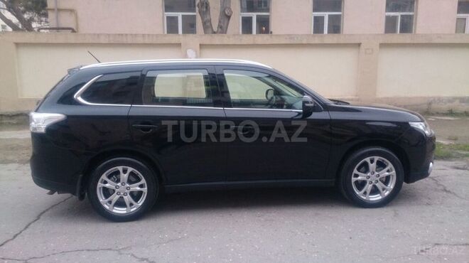 Mitsubishi Outlander 2015, 33,000 km - 2.4 л - Bakı