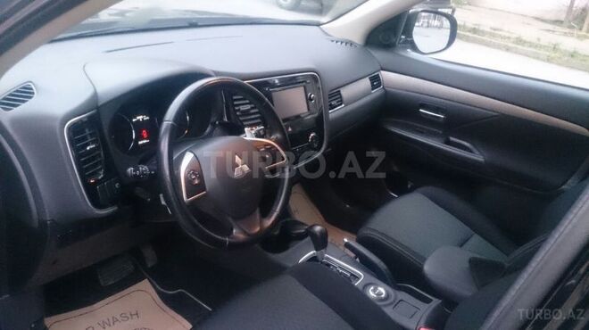 Mitsubishi Outlander 2015, 33,000 km - 2.4 л - Bakı