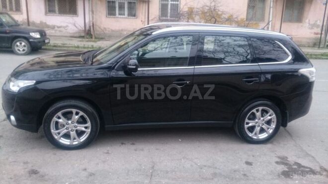 Mitsubishi Outlander 2015, 33,000 km - 2.4 л - Bakı