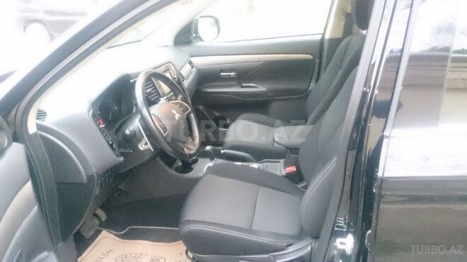 Mitsubishi Outlander 2015, 33,000 km - 2.4 л - Bakı