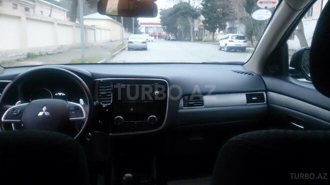 Mitsubishi Outlander 2015, 33,000 km - 2.4 л - Bakı