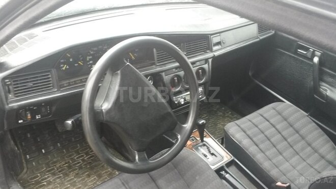 Mercedes 190 1993, 235,361 km - 16.0 l - Salyan