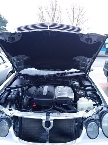 Mercedes E 220 2000, 319,990 km - 2.2 l - Gəncə