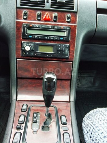 Mercedes E 220 2000, 319,990 km - 2.2 l - Gəncə