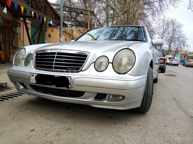 Mercedes E 220 2000, 319,990 km - 2.2 l - Gəncə