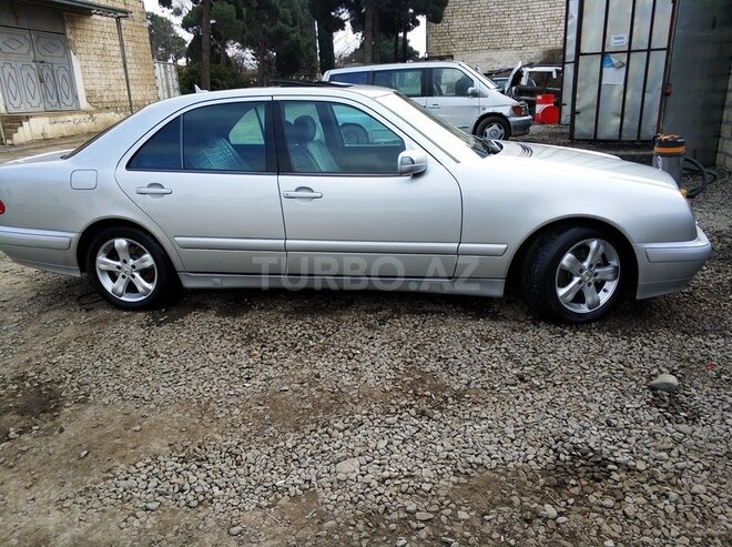 Mercedes E 220 2000, 319,990 km - 2.2 l - Gəncə