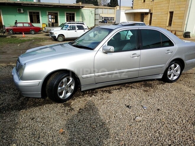 Mercedes E 220 2000, 319,990 km - 2.2 l - Gəncə