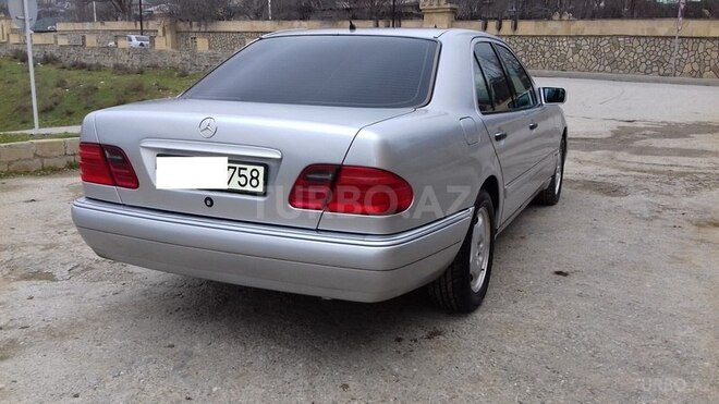 Mercedes E 240 1998, 374,278 km - 2.4 l - Şamaxı