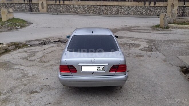 Mercedes E 240 1998, 374,278 km - 2.4 l - Şamaxı