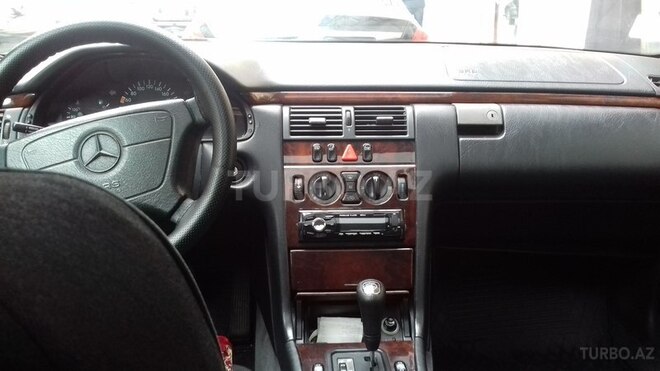 Mercedes E 230 1996, 215,382 km - 2.3 l - Bakı