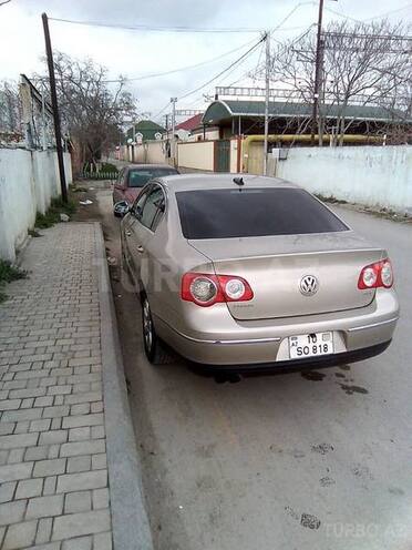 Volkswagen Passat 2005, 175,000 km - 2.0 l - Bakı
