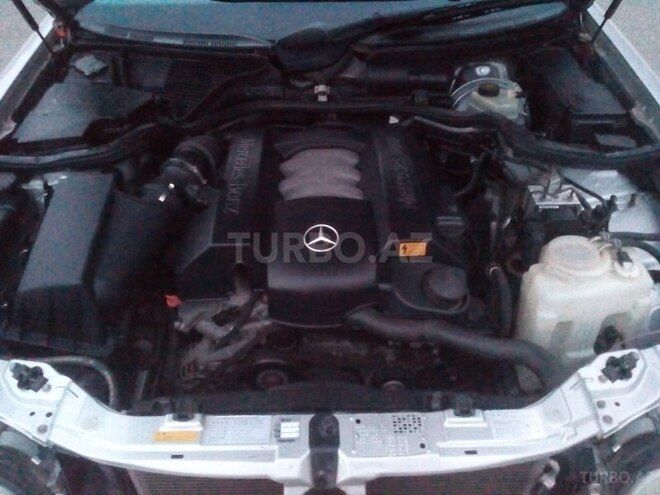 Mercedes E 240 2001, 90,500 km - 2.6 l - Sumqayıt