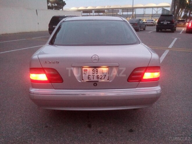Mercedes E 240 2001, 90,500 km - 2.6 l - Sumqayıt