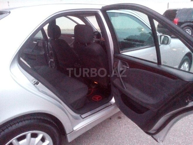 Mercedes E 240 2001, 90,500 km - 2.6 l - Sumqayıt