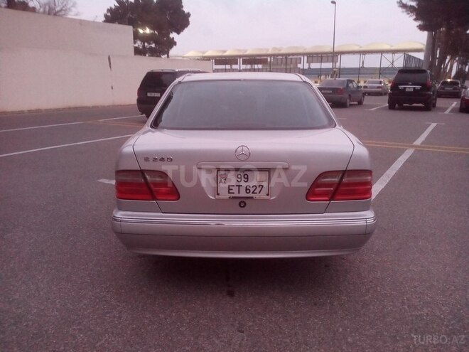 Mercedes E 240 2001, 90,500 km - 2.6 l - Sumqayıt