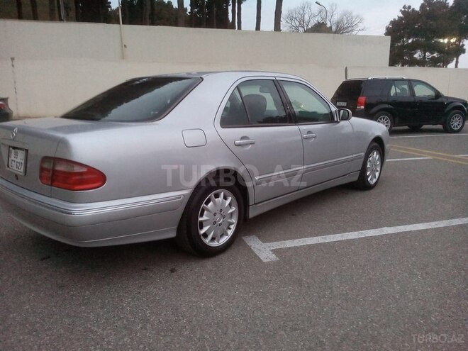 Mercedes E 240 2001, 90,500 km - 2.6 l - Sumqayıt