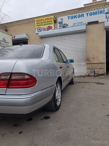 Mercedes E 230 1995, 222,000 km - 2.3 l - Bərdə
