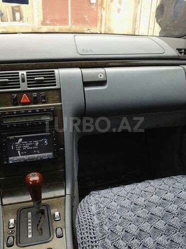 Mercedes E 250 1996, 373,000 km - 2.5 l - Bakı