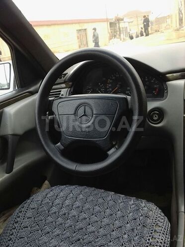 Mercedes E 250 1996, 373,000 km - 2.5 l - Bakı