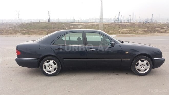 Mercedes E 240 1998, 358,000 km - 0.3 l - Bakı