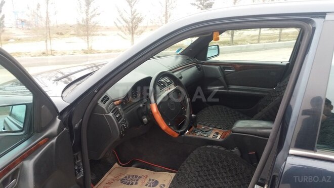 Mercedes E 240 1998, 358,000 km - 0.3 l - Bakı