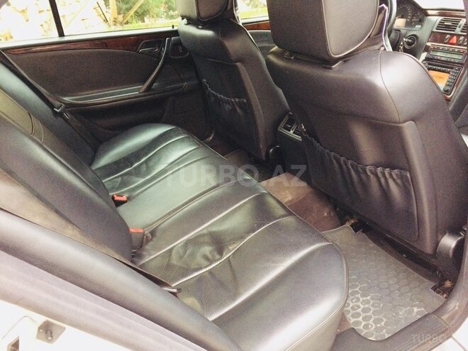 Mercedes E 220 2001, 314,000 km - 2.2 l - Bakı