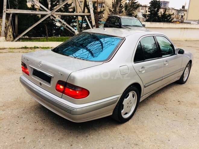Mercedes E 220 2001, 314,000 km - 2.2 l - Bakı