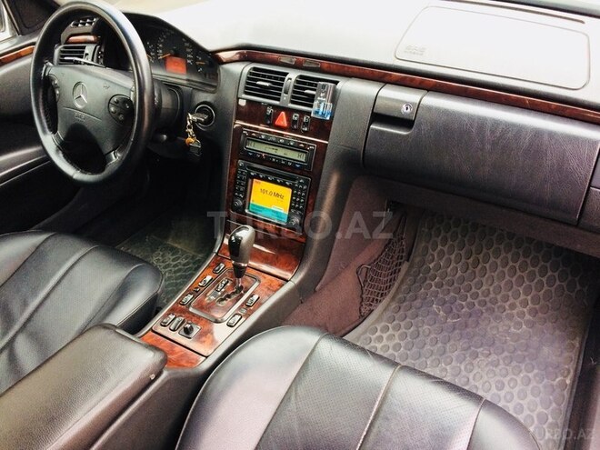 Mercedes E 220 2001, 314,000 km - 2.2 l - Bakı