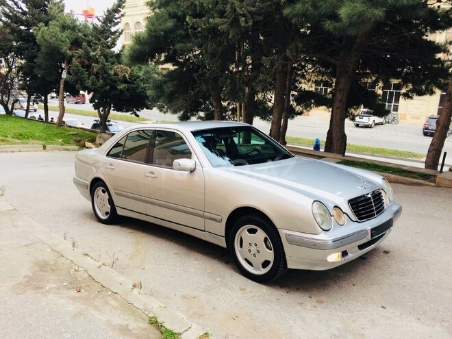 Mercedes E 220 2001, 314,000 km - 2.2 l - Bakı