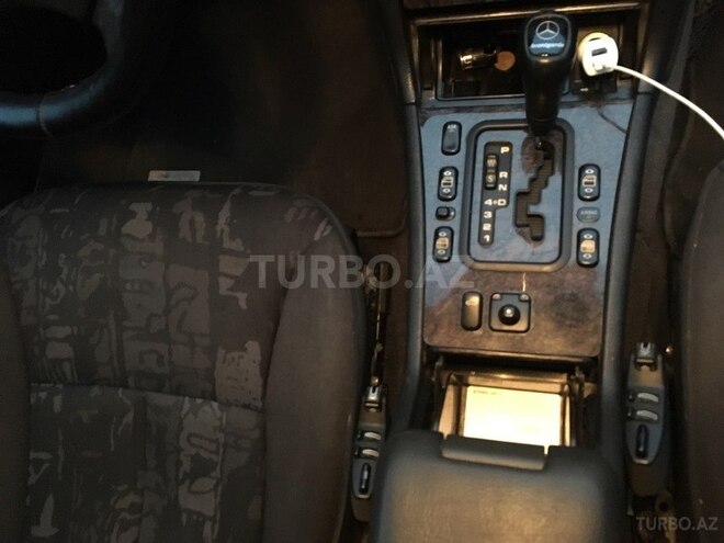Mercedes E 240 1999, 235,000 km - 2.4 l - Bakı