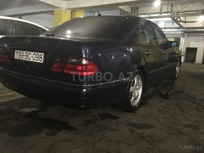 Mercedes E 240 1999, 235,000 km - 2.4 l - Bakı