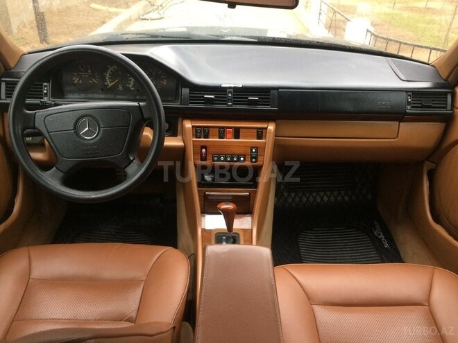 Mercedes E 320 1995, 321,000 km - 3.2 l - Bakı