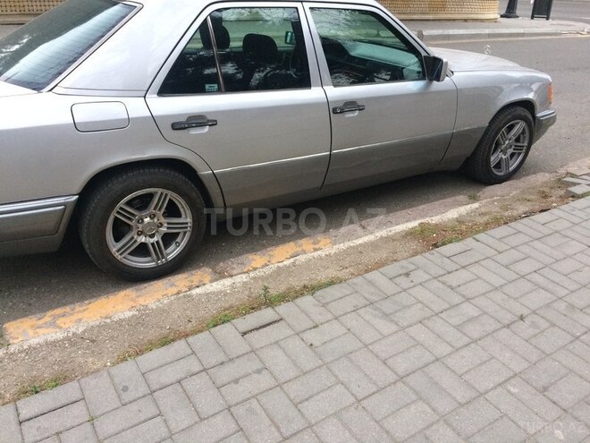 Mercedes E 220 1995, 313,155 km - 2.2 л - Bakı