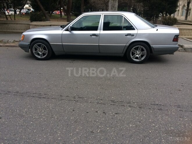 Mercedes E 220 1995, 313,155 km - 2.2 л - Bakı