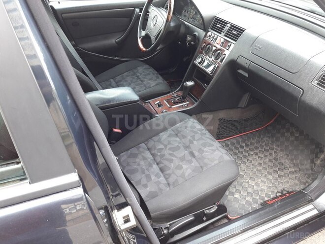 Mercedes C 220 1999, 353,000 km - 2.2 l - Bakı