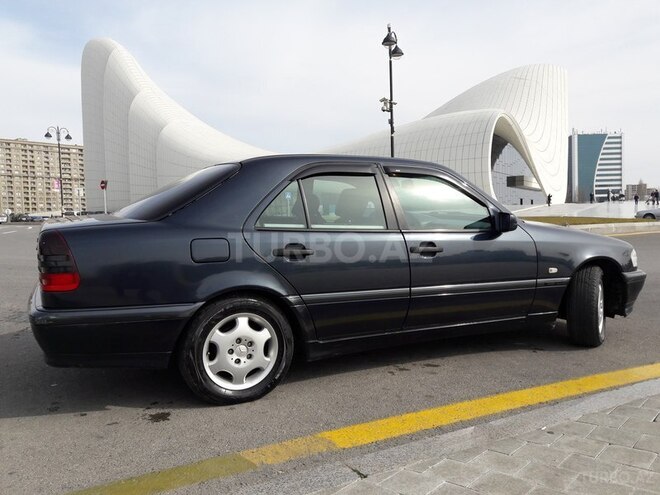Mercedes C 220 1999, 353,000 km - 2.2 l - Bakı